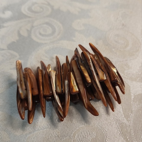 VINTAGE 70s Mother of Pearl Shell Bracelet – Tan Blush Stretch Boho Style - Picture 4 of 12